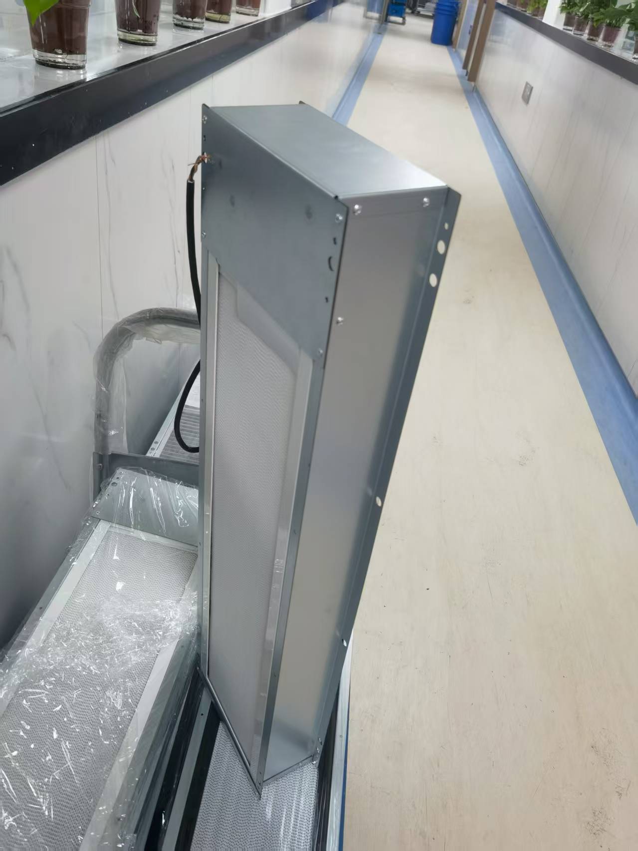 上海长征医院中央空调末端净化消毒装置